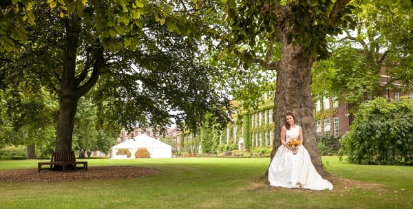 From a lavish wedding reception to a small intimate dinner we can offer you a unique and unforgettable experience. Beautiful lawns, formal gardens and stunning lakes surround the venue offering a peaceful haven in the heart of the city.